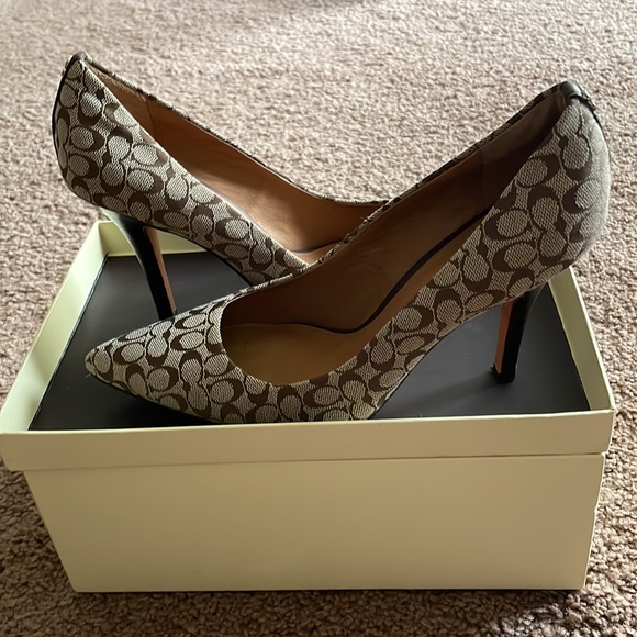 Coach heels - Picture 4 of 4